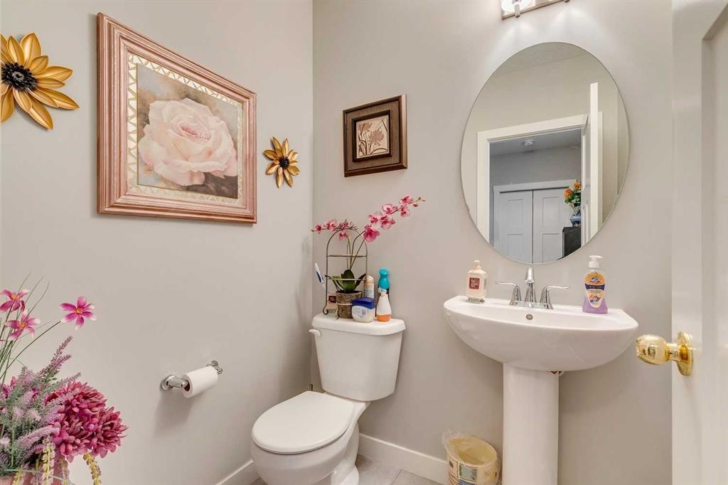 228 Sage Bluff Drive Nw, Calgary, AB - Indoor Photo Showing Bathroom
