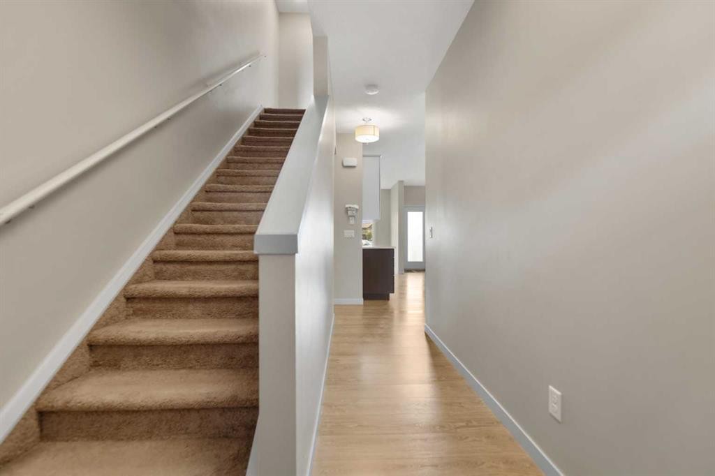 81 Copperpond Landing Se, Calgary, AB - Indoor Photo Showing Other Room