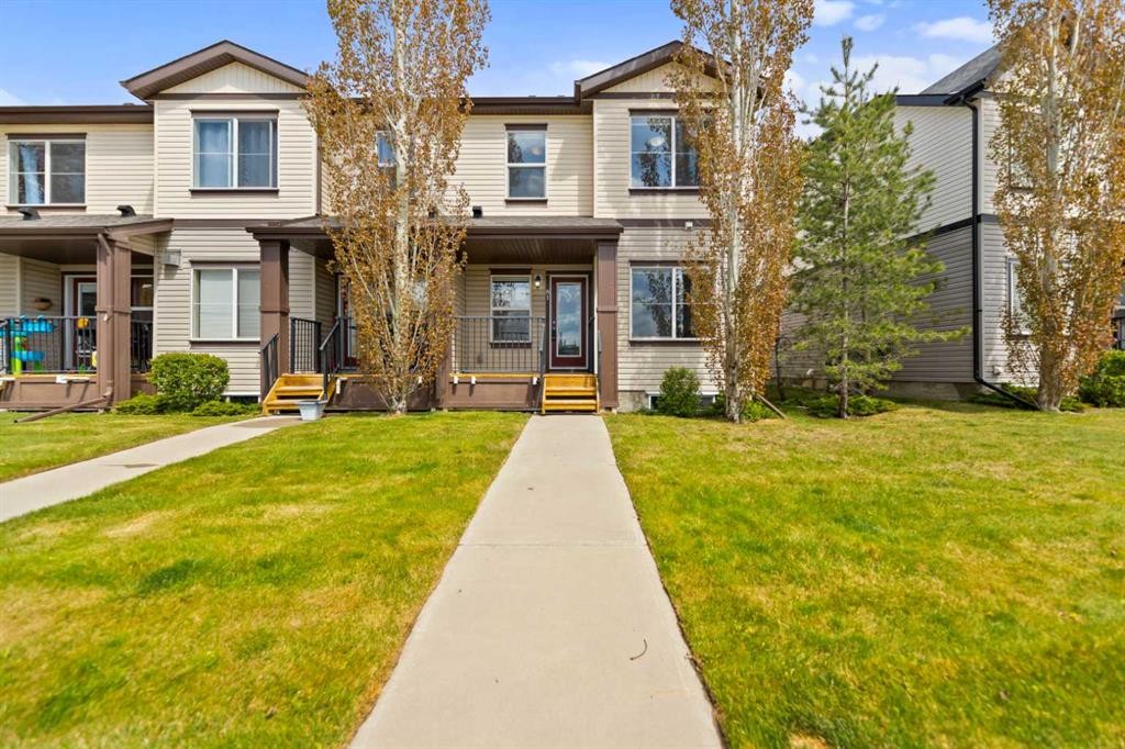 81 Copperpond Landing Se, Calgary, AB - Outdoor With Facade