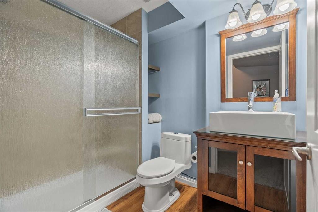 715 Copperpond Circle Se, Calgary, AB - Indoor Photo Showing Bathroom