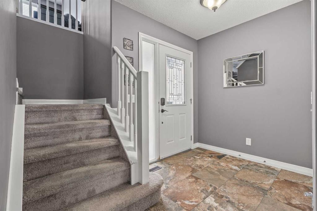 715 Copperpond Circle Se, Calgary, AB - Indoor Photo Showing Other Room