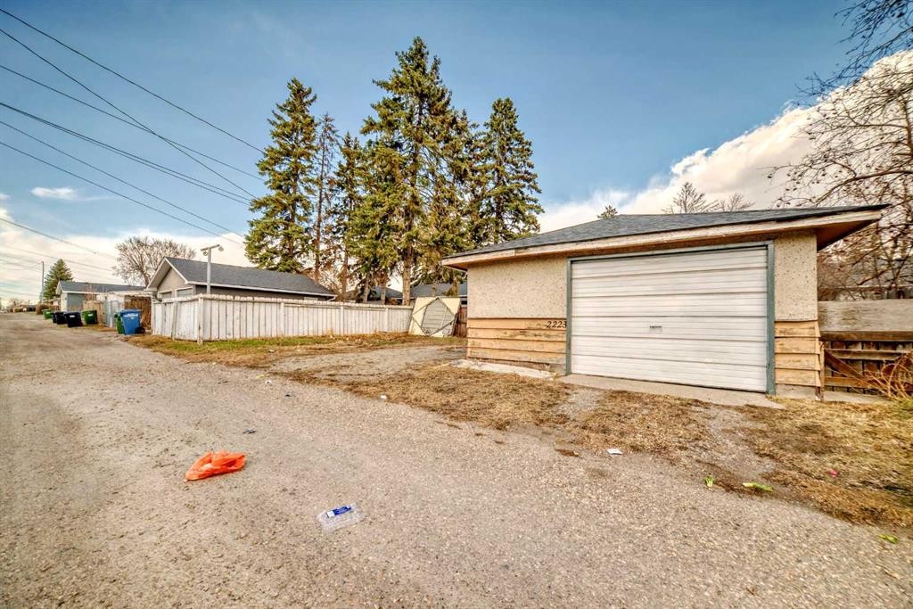 2223 36 Street Se, Calgary, AB - Outdoor