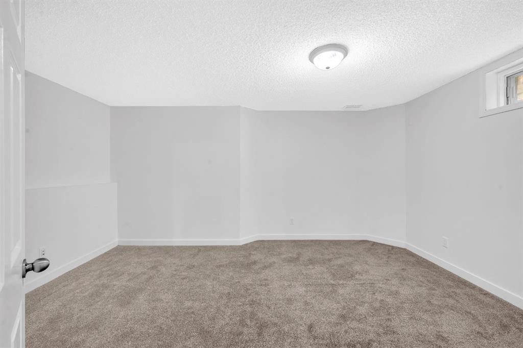 16218 Shawbrooke Road Sw, Calgary, AB - Indoor Photo Showing Other Room