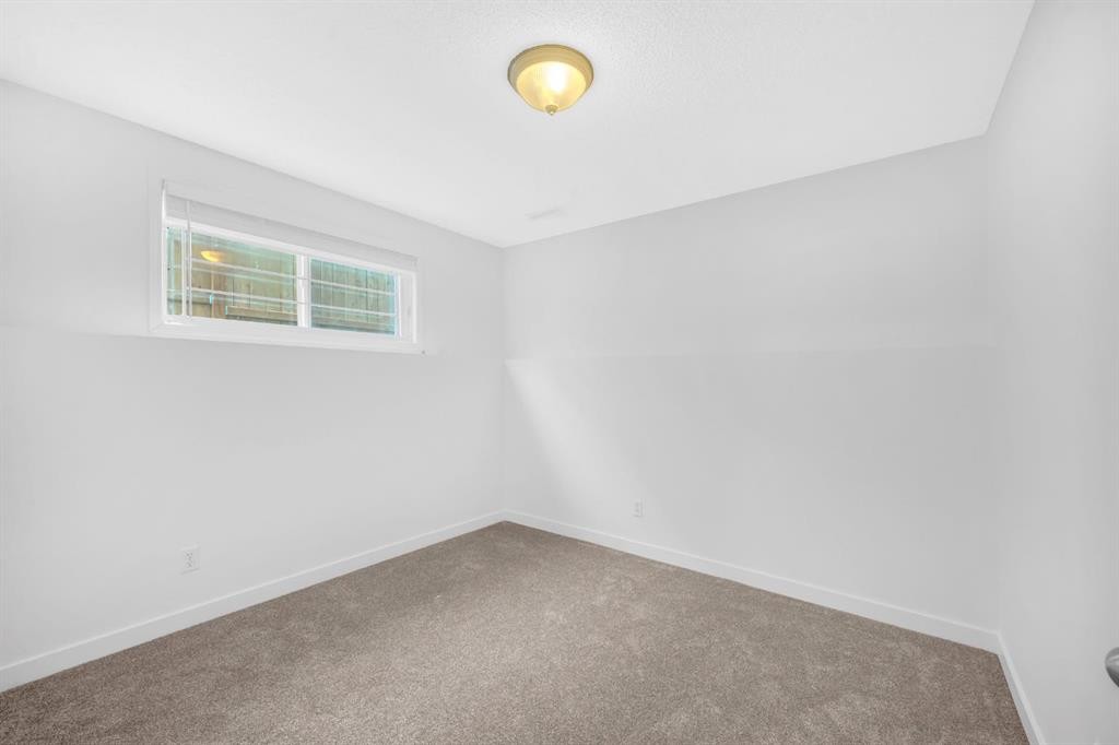 16218 Shawbrooke Road Sw, Calgary, AB - Indoor Photo Showing Other Room