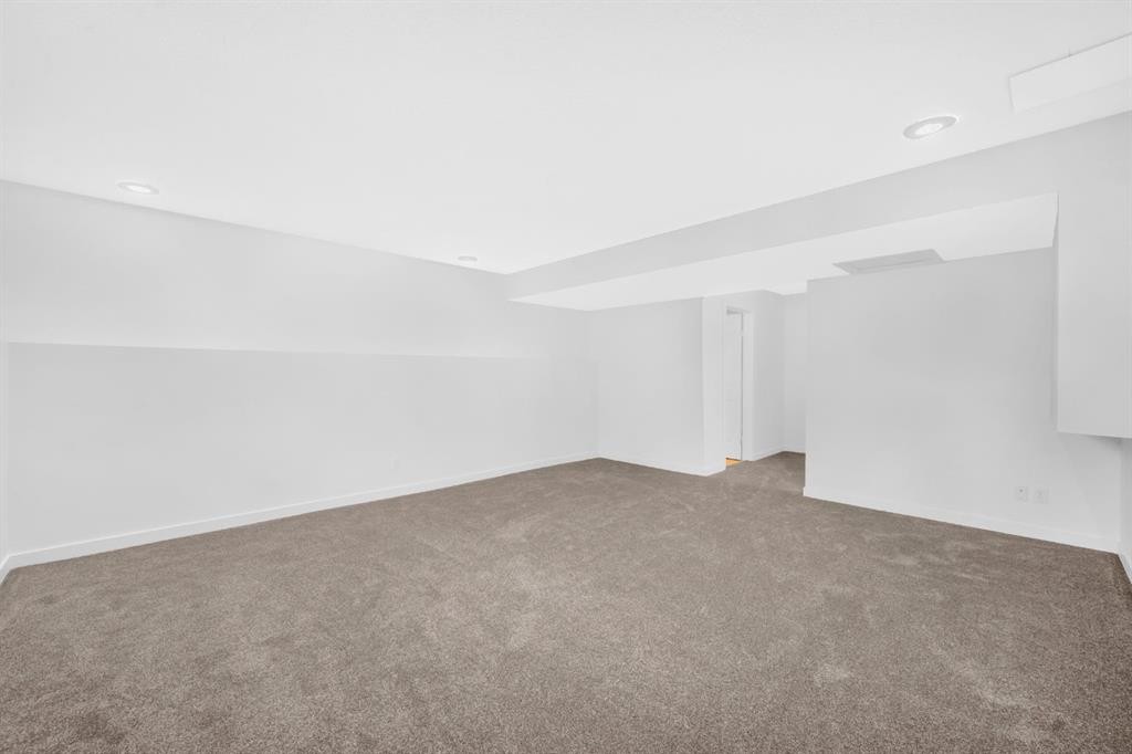 16218 Shawbrooke Road Sw, Calgary, AB - Indoor Photo Showing Other Room