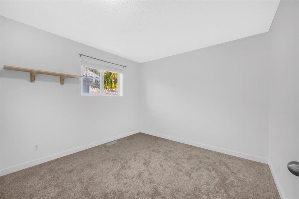 16218 Shawbrooke Road Sw, Calgary, AB - Indoor Photo Showing Other Room