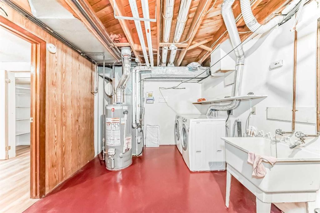 307 Huntridge Road Ne, Calgary, AB - Indoor Photo Showing Basement