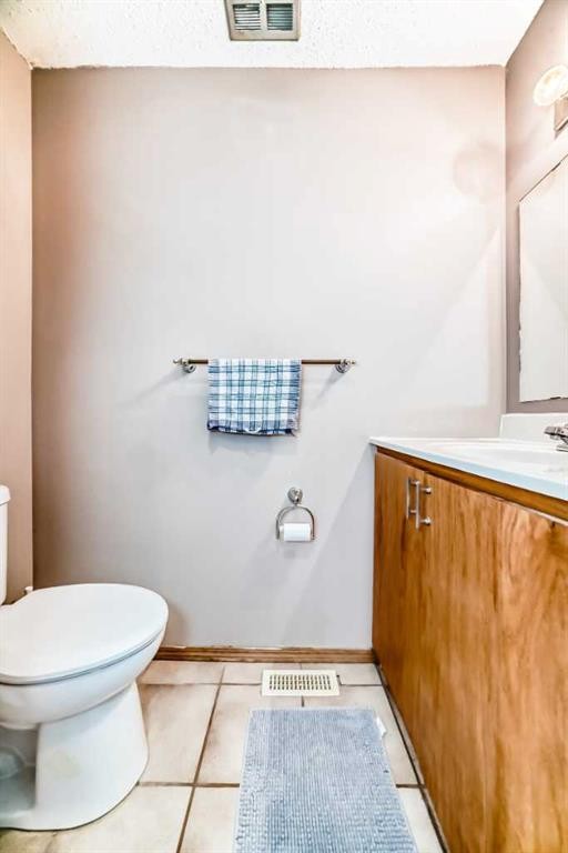 307 Georgian Villas Ne, Calgary, AB - Indoor Photo Showing Bathroom