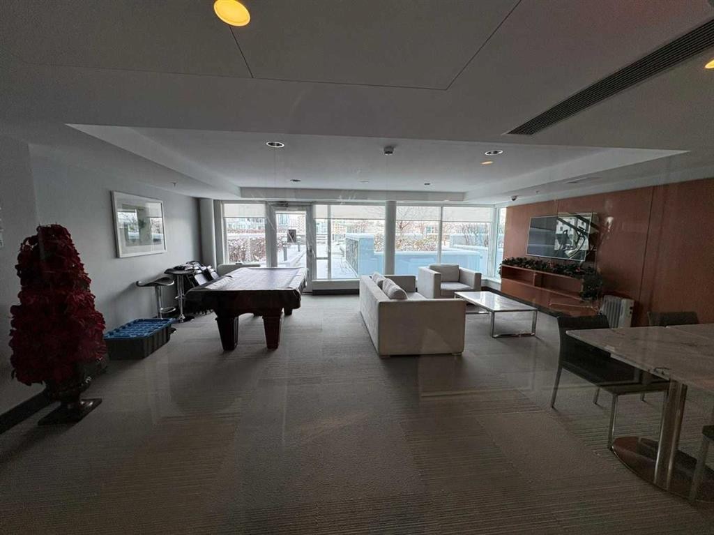 1903-519 Riverfront Avenue Se, Calgary, AB - Indoor