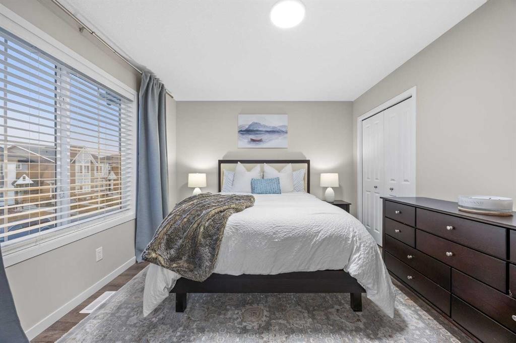 80 Wolf Gate, Okotoks, AB