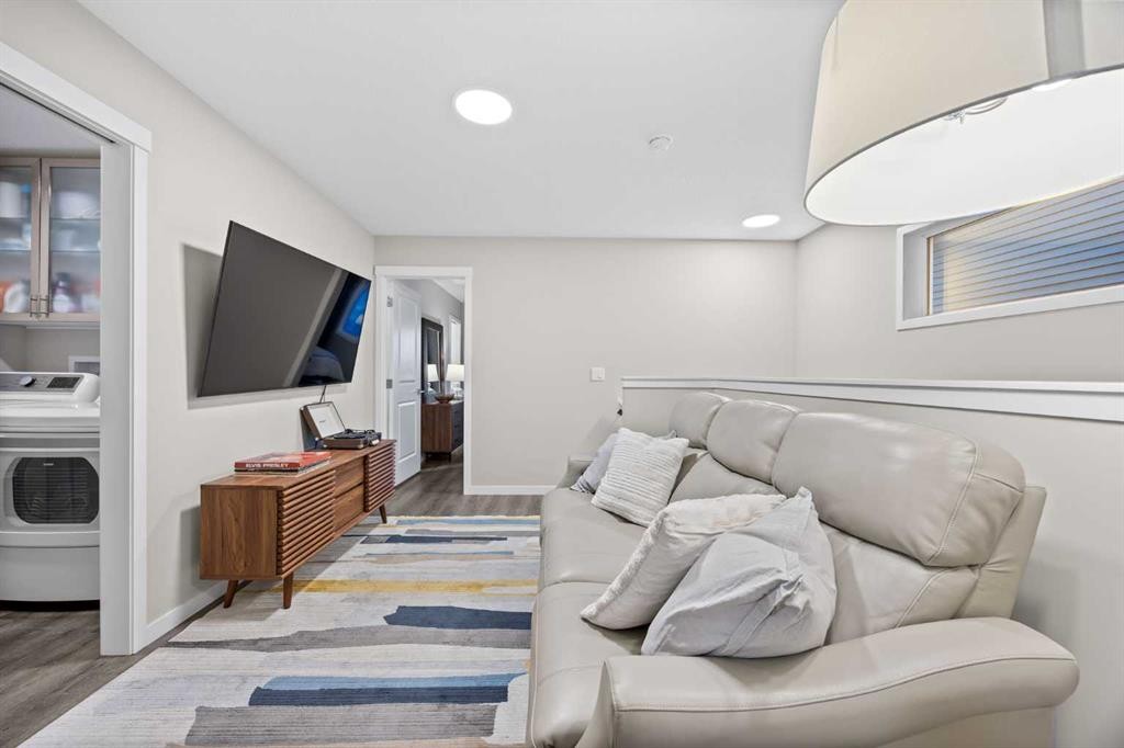 80 Wolf Gate, Okotoks, AB