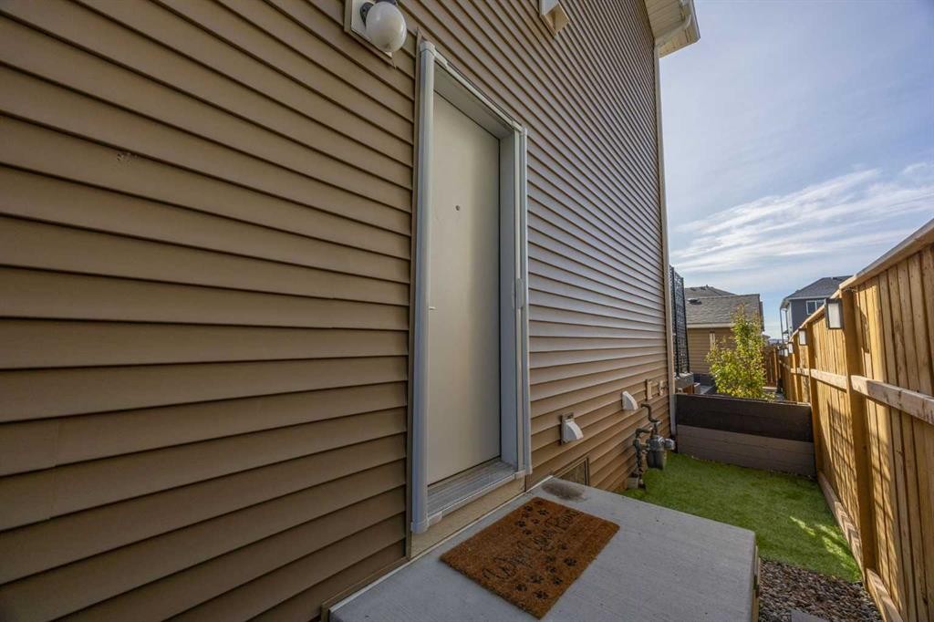 80 Wolf Gate, Okotoks, AB