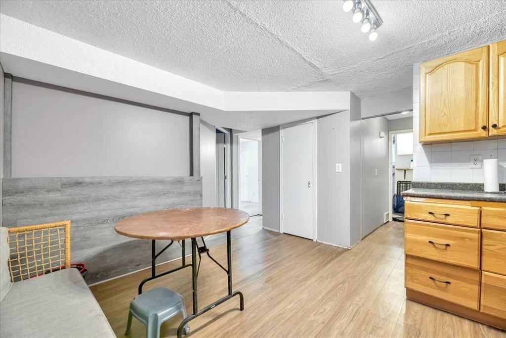 7608 22A Street Se, Calgary, AB - Indoor Photo Showing Kitchen