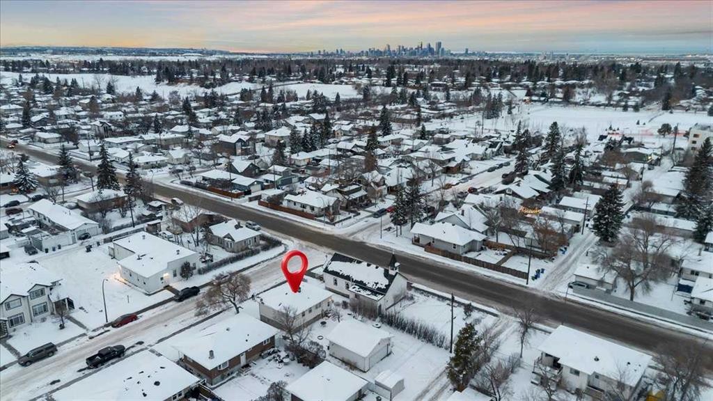 7608 22A Street Se, Calgary, AB - Outdoor With View