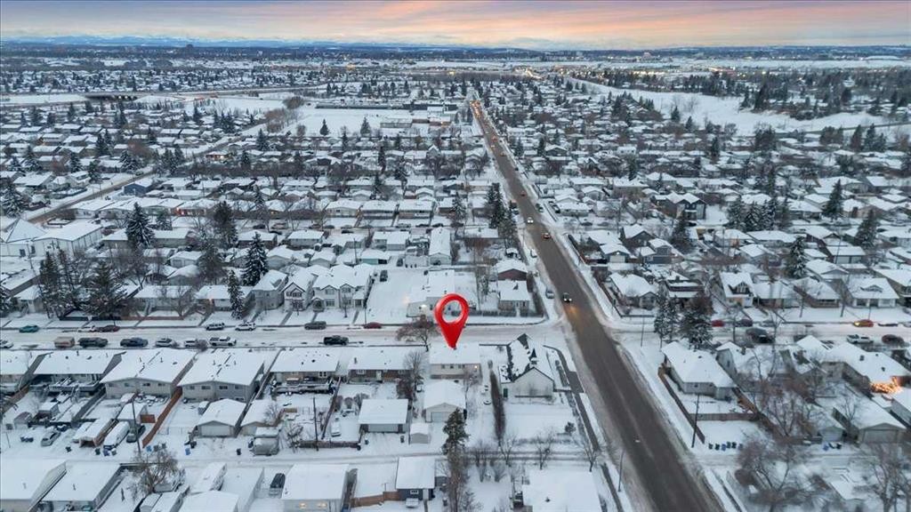 7608 22A Street Se, Calgary, AB - Outdoor With View