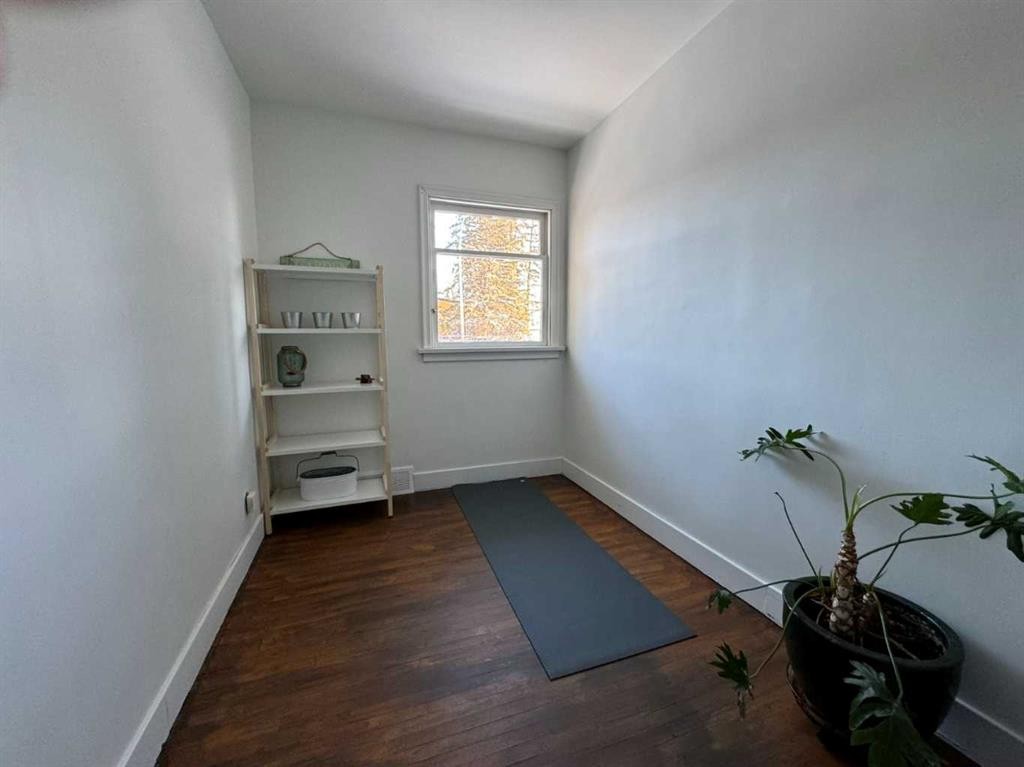 2912 21 Avenue Sw, Calgary, AB - Indoor Photo Showing Other Room