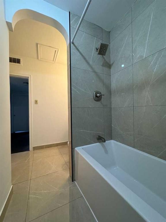 2912 21 Avenue Sw, Calgary, AB - Indoor Photo Showing Bathroom