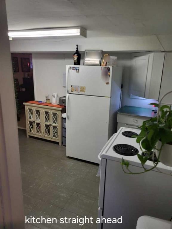 2912 21 Avenue Sw, Calgary, AB - Indoor