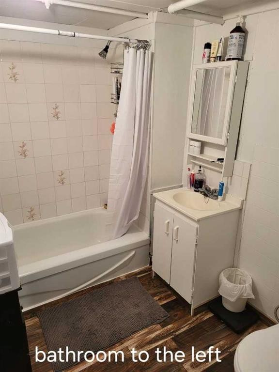 2912 21 Avenue Sw, Calgary, AB - Indoor Photo Showing Bathroom