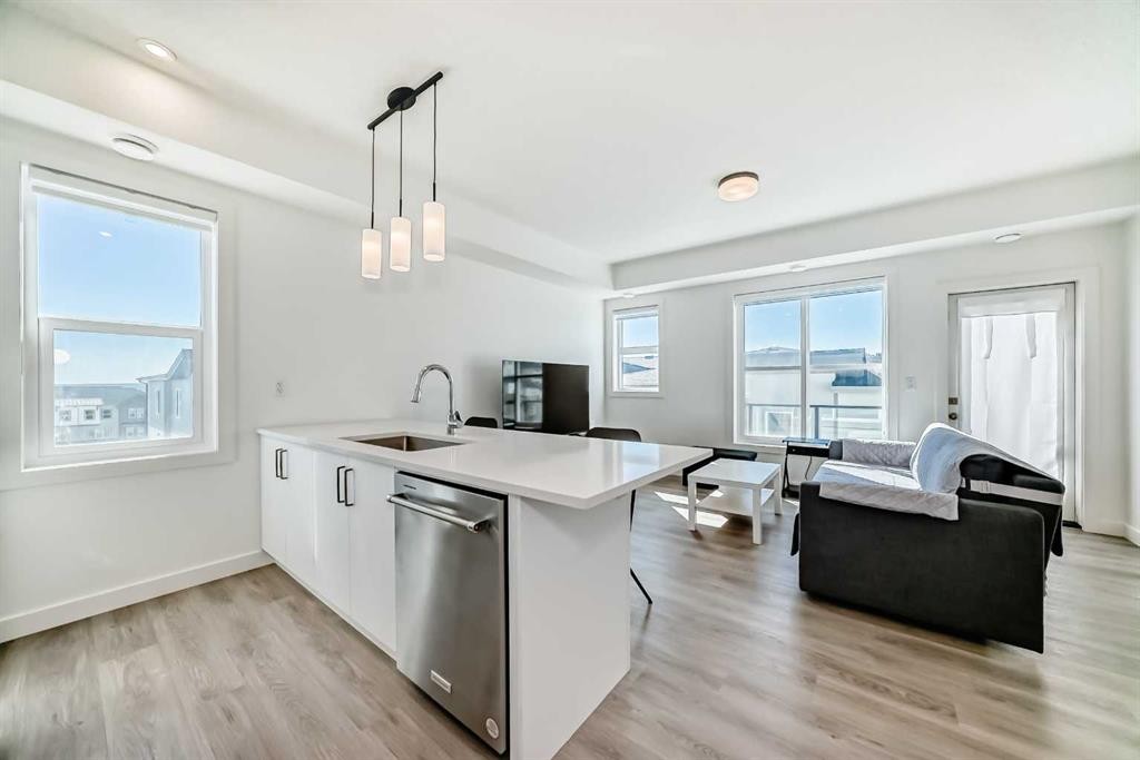 41-2117 81 Street Sw, Calgary, AB - Indoor