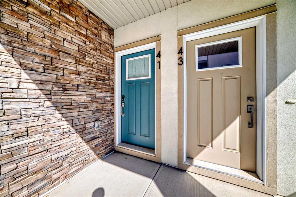 41-2117 81 Street Sw, Calgary, AB - Outdoor With Exterior