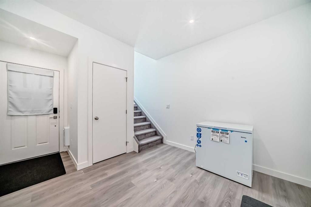 41-2117 81 Street Sw, Calgary, AB - Indoor Photo Showing Other Room