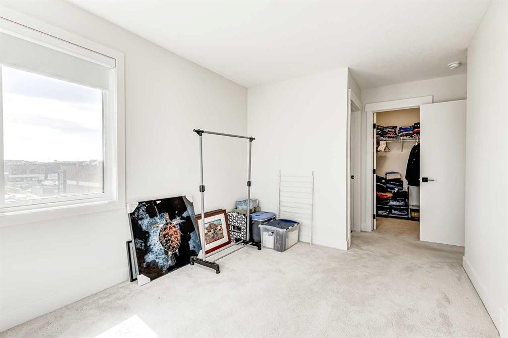 511-10060 46 Street Ne, Calgary, AB - Indoor Photo Showing Other Room
