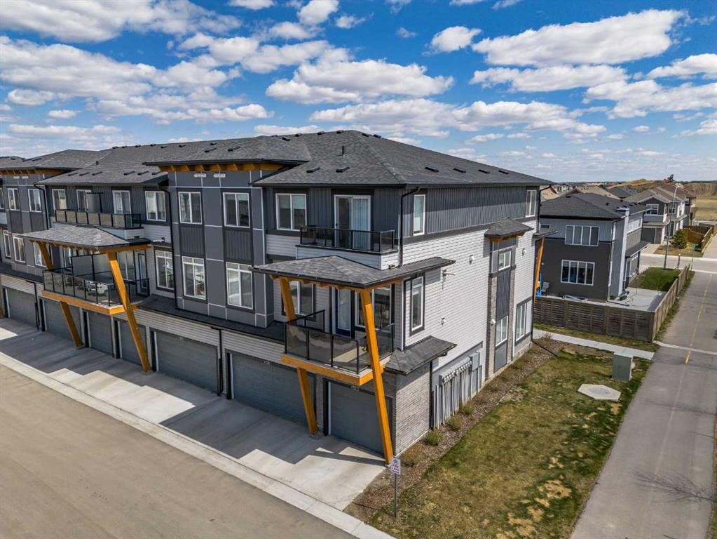 511-10060 46 Street Ne, Calgary, AB - Outdoor With Balcony