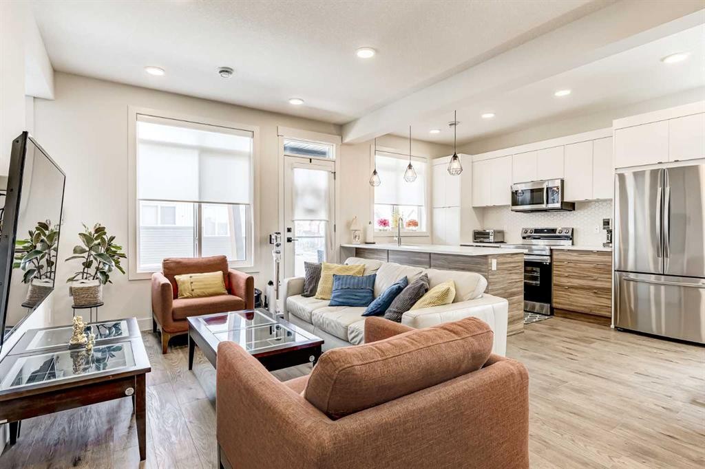 511-10060 46 Street Ne, Calgary, AB - Indoor