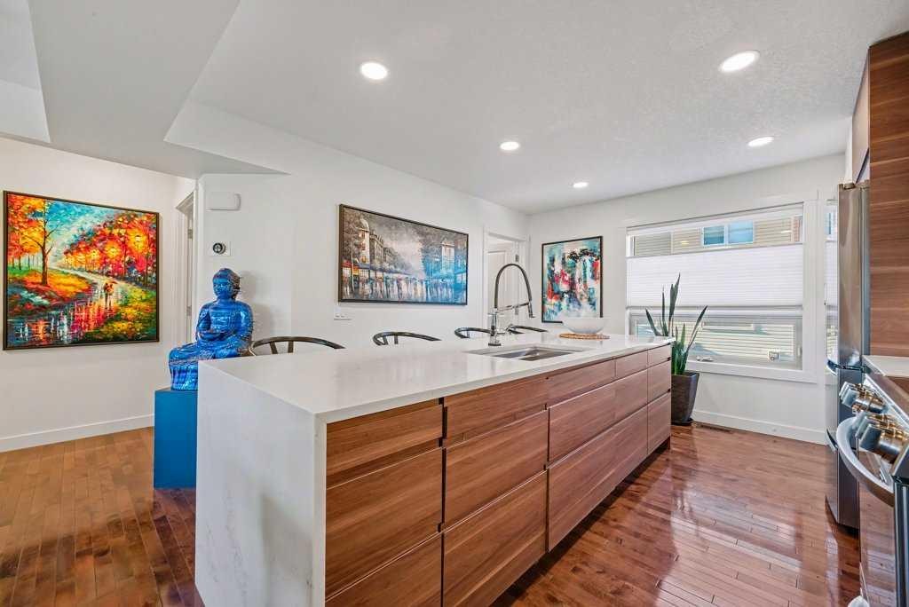 14 Aspen Hills Terrace Sw, Calgary, AB - Indoor Photo Showing Other Room