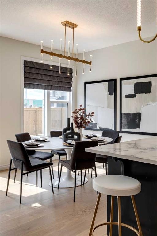 177 Mitchell Road Nw, Calgary, AB - Indoor Photo Showing Dining Room