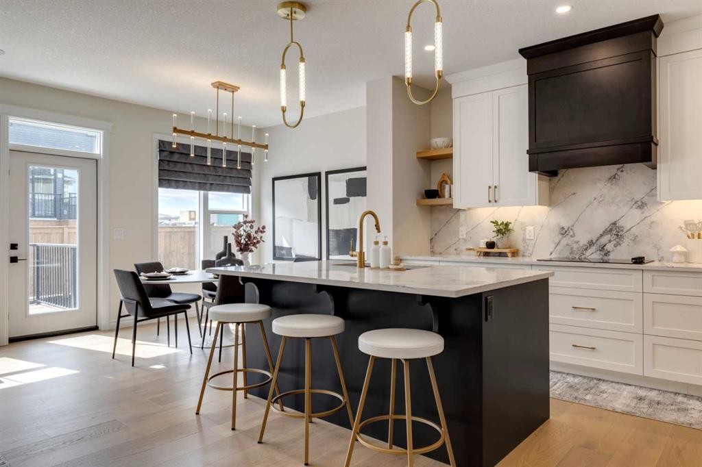 177 Mitchell Road Nw, Calgary, AB - Indoor Photo Showing Kitchen With Upgraded Kitchen