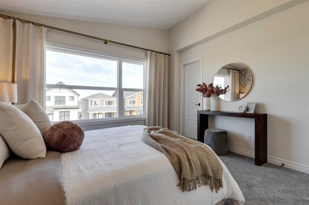 177 Mitchell Road Nw, Calgary, AB - Indoor Photo Showing Bedroom