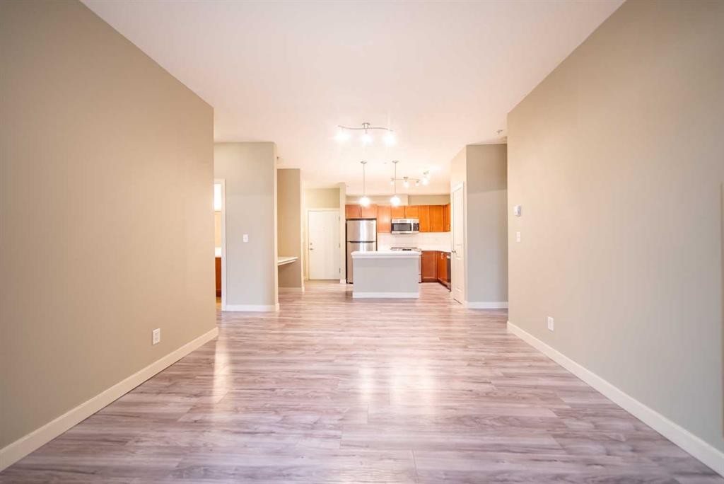 114-156 Country Village Circle Ne, Calgary, AB - Indoor Photo Showing Other Room