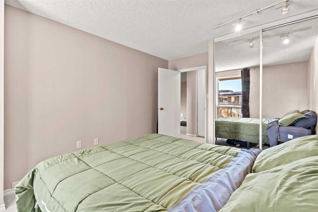 704-718 12 Avenue Sw, Calgary, AB - Indoor Photo Showing Bedroom