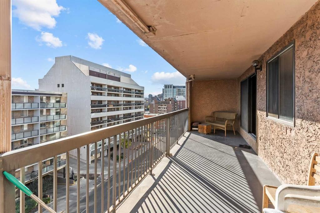 704-718 12 Avenue Sw, Calgary, AB - Outdoor With Balcony With Exterior