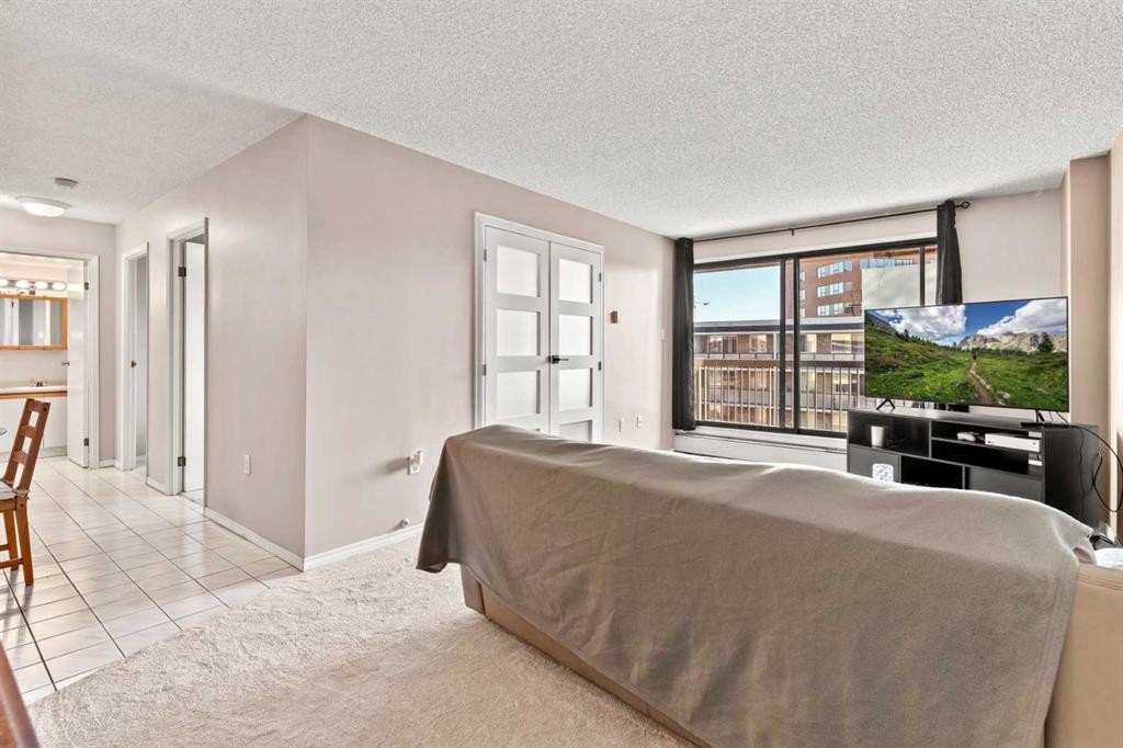 704-718 12 Avenue Sw, Calgary, AB - Indoor