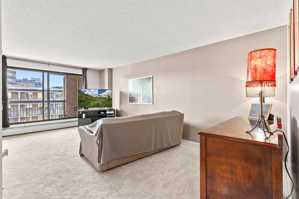 704-718 12 Avenue Sw, Calgary, AB - Indoor