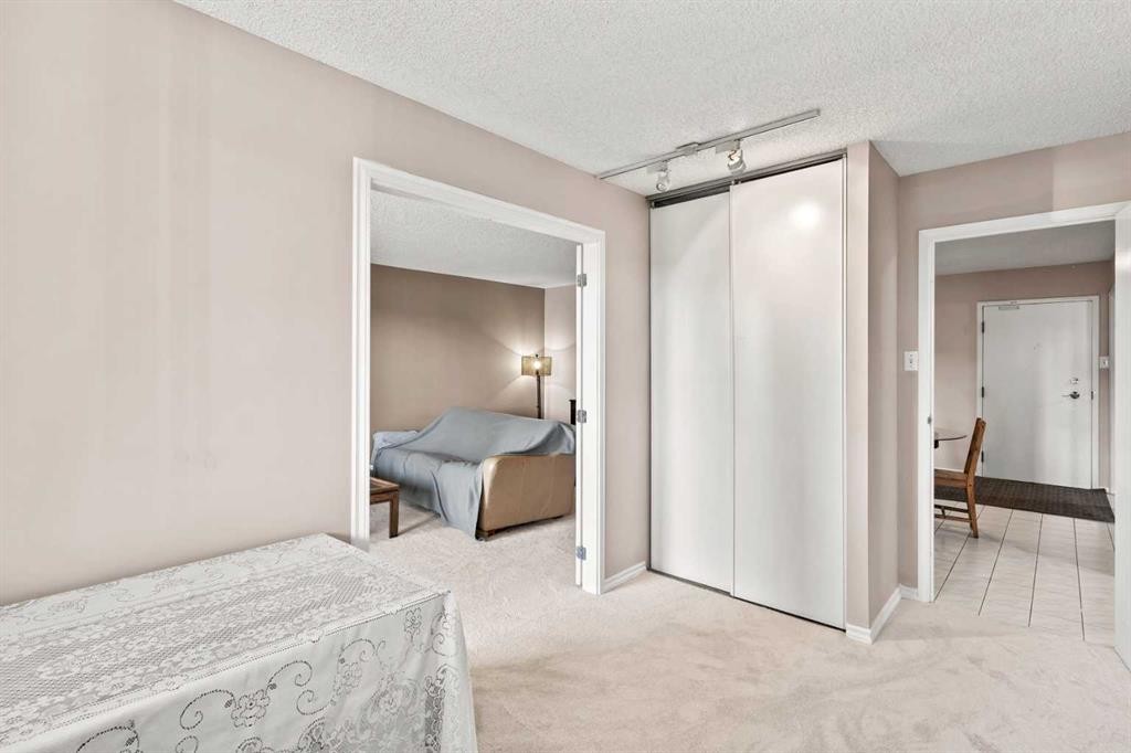 704-718 12 Avenue Sw, Calgary, AB - Indoor