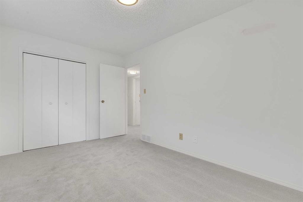 2948 Doverville Crescent Se, Calgary, AB - Indoor Photo Showing Other Room