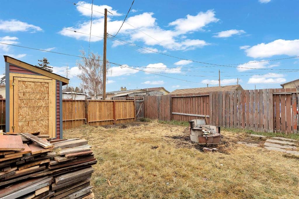 2948 Doverville Crescent Se, Calgary, AB - Outdoor