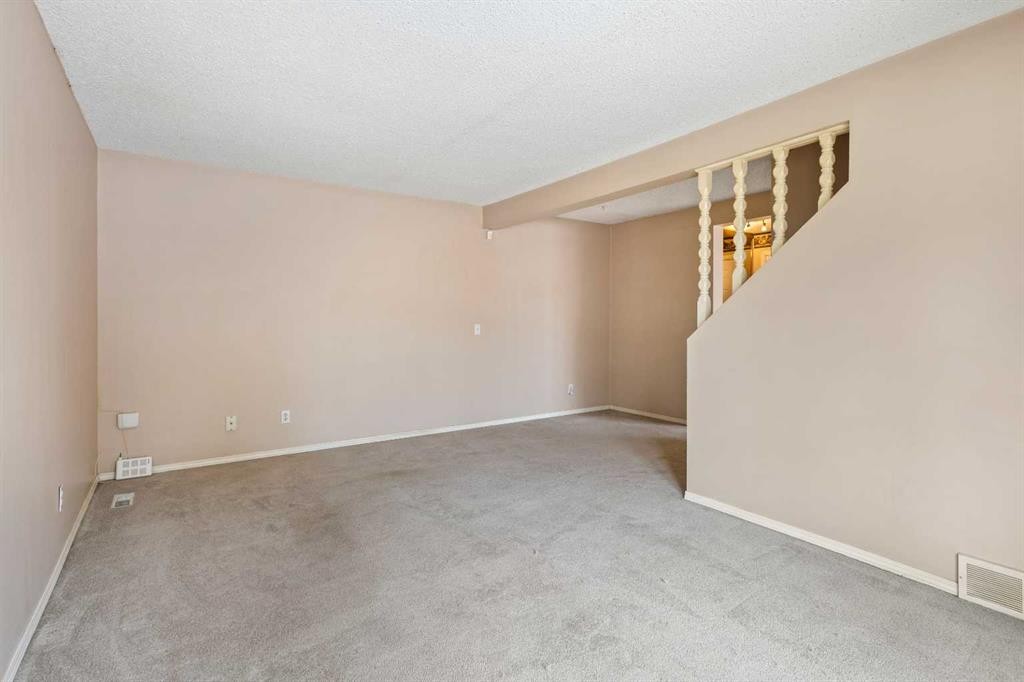 73-1155 Falconridge Drive Ne, Calgary, AB - Indoor Photo Showing Other Room