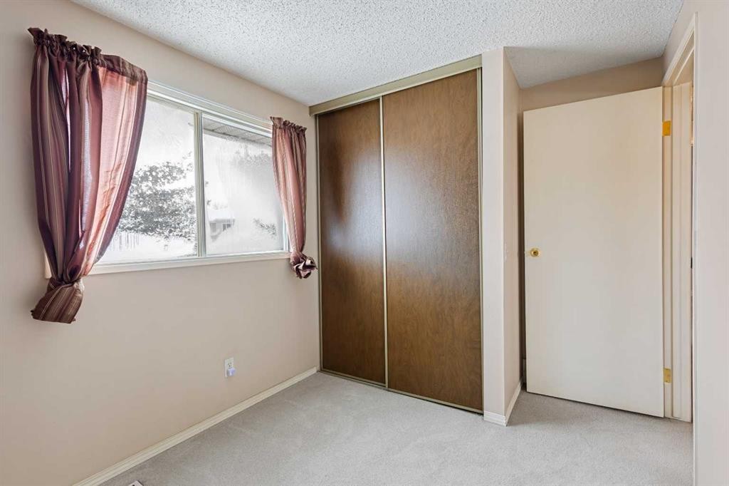 73-1155 Falconridge Drive Ne, Calgary, AB - Indoor