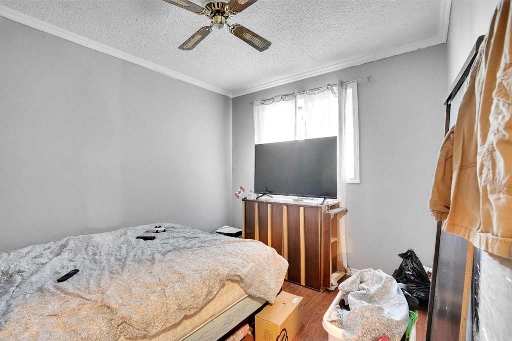 28 Abergale Close Ne, Calgary, AB - Indoor Photo Showing Bedroom