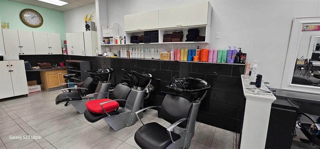 6 #-6449 Crownchild Trail Ne, Calgary, AB