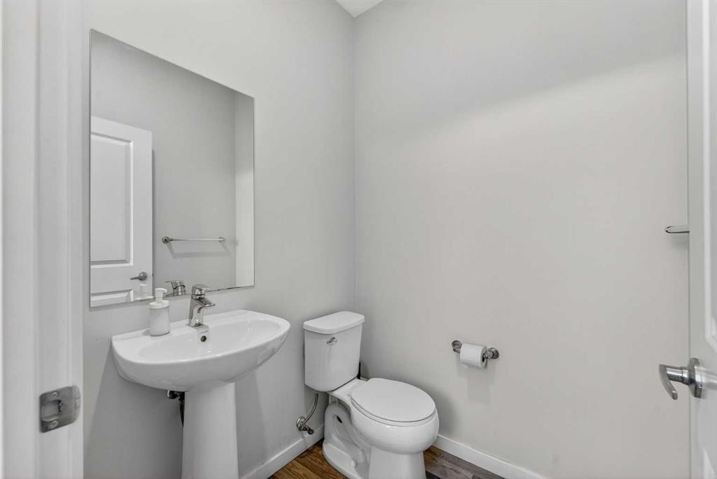 18 Savanna Drive Ne, Calgary, AB - Indoor Photo Showing Bathroom