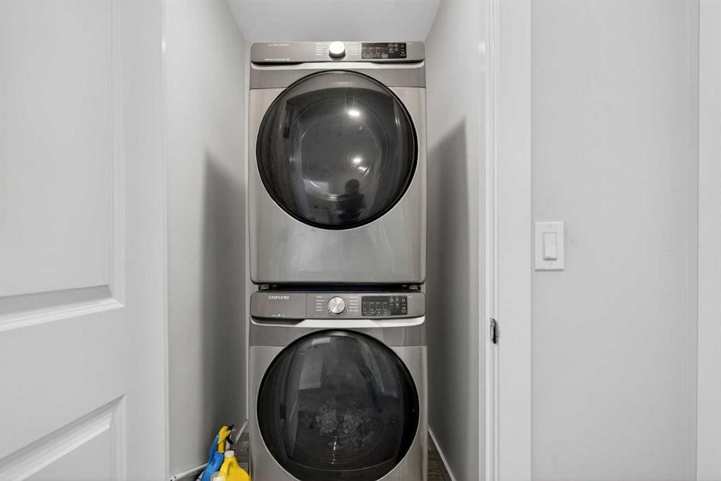 18 Savanna Drive Ne, Calgary, AB - Indoor Photo Showing Laundry Room