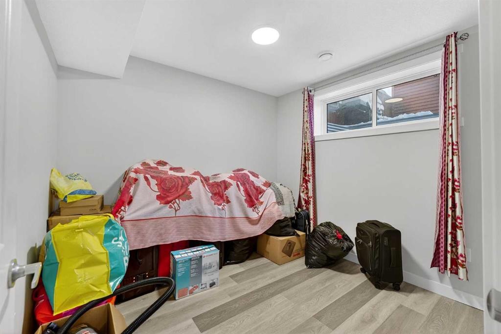 18 Savanna Drive Ne, Calgary, AB - Indoor Photo Showing Other Room