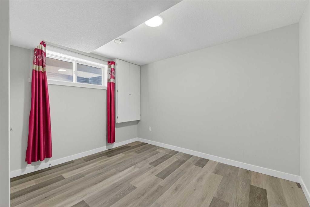18 Savanna Drive Ne, Calgary, AB - Indoor Photo Showing Other Room