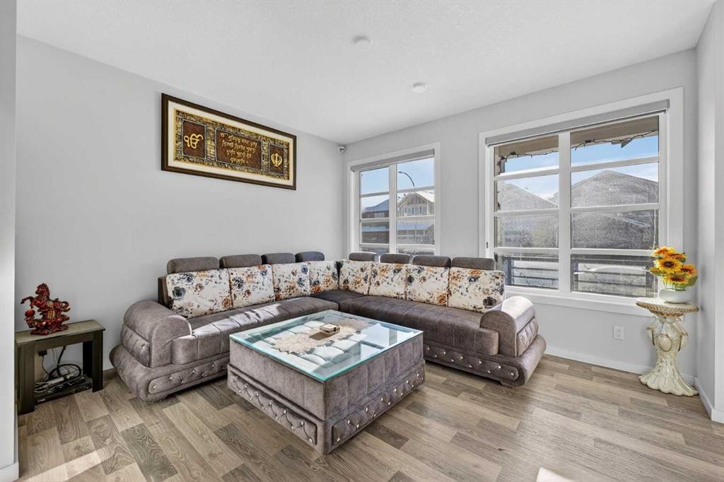18 Savanna Drive Ne, Calgary, AB - Indoor Photo Showing Living Room
